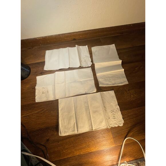 Lot of 4 vintage Hankerchiefs - Picture 12 of 16